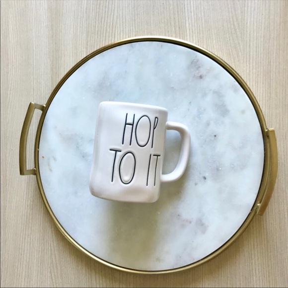 SET OF FOUR Rae Dunn Easter Mug Set - Picture 9 of 12